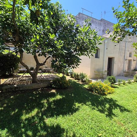 Casa Frea Dimora Storica Acomodação com café da manhã Martano Exterior foto