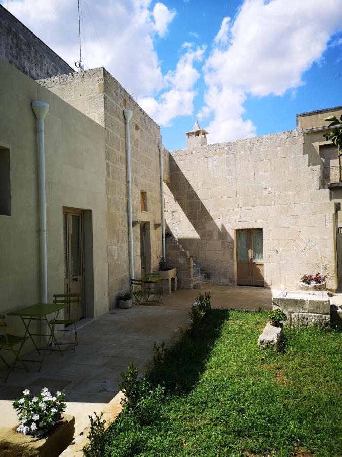 Casa Frea Dimora Storica Acomodação com café da manhã Martano Exterior foto